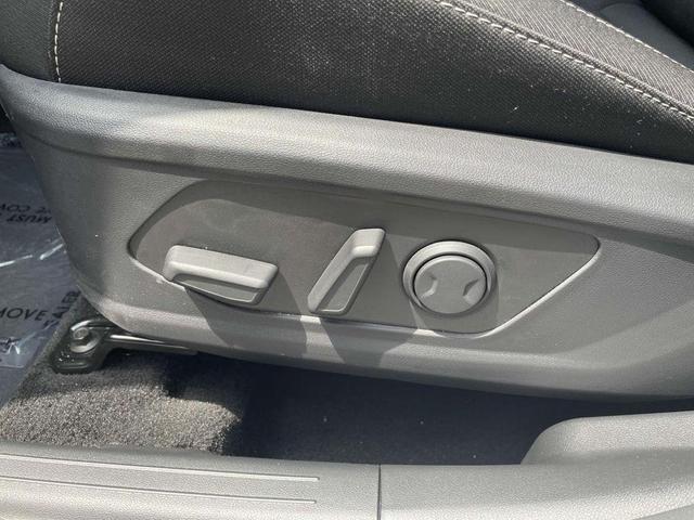 Photo of 2024 Shimmering Silver Hyundai TUCSON Hybrid