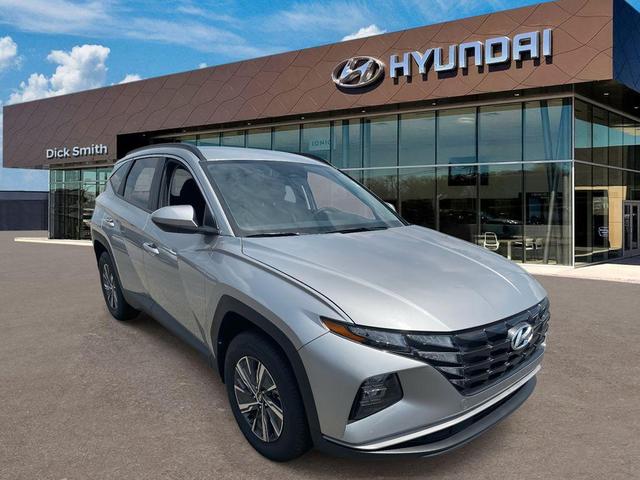 Photo of 2024 Shimmering Silver Hyundai TUCSON Hybrid