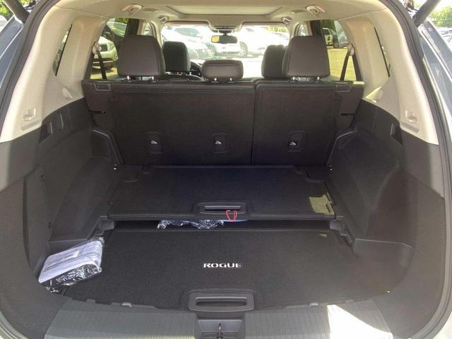 Photo of 2025 Boulder Gray Pearl/Super Black Nissan Rogue