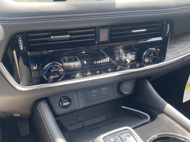 Photo of 2025 Boulder Gray Pearl/Super Black Nissan Rogue