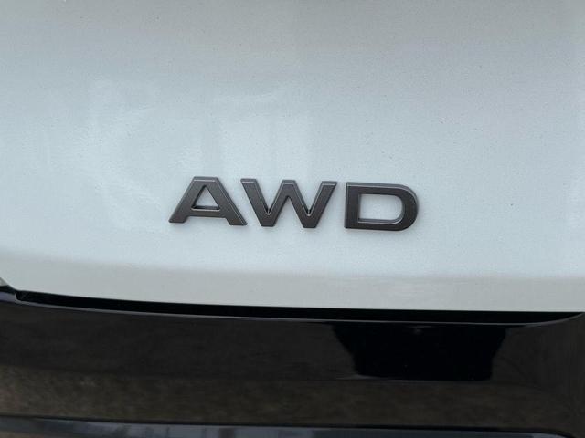Photo of 2025 Everest White Pearl Tricoat Nissan Murano