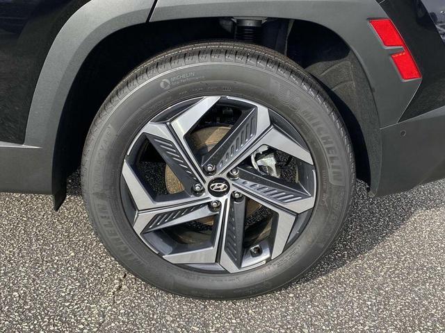 Photo of 2024 Black Pearl Hyundai TUCSON Hybrid