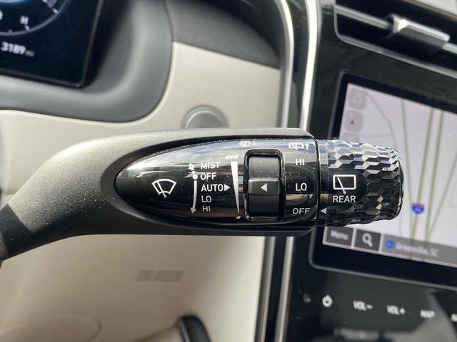 Photo of 2024 Black Pearl Hyundai TUCSON Hybrid