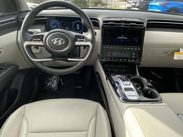 Photo of 2024 Black Pearl Hyundai TUCSON Hybrid