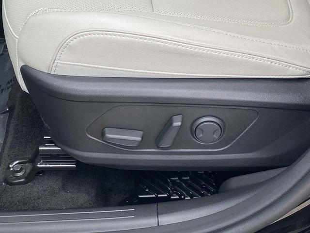 Photo of 2024 Black Pearl Hyundai TUCSON Hybrid
