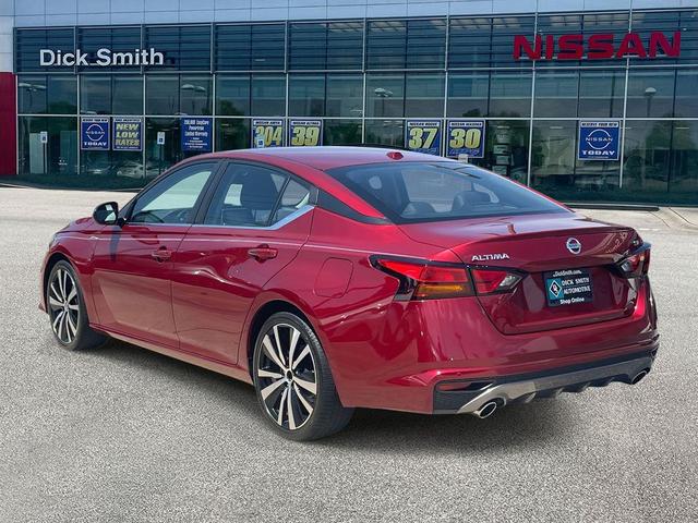 Photo of 2020 Scarlet Ember Tintcoat Nissan Altima