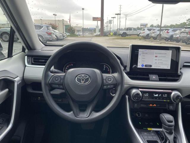 Photo of 2025 Ice Cap Toyota RAV4