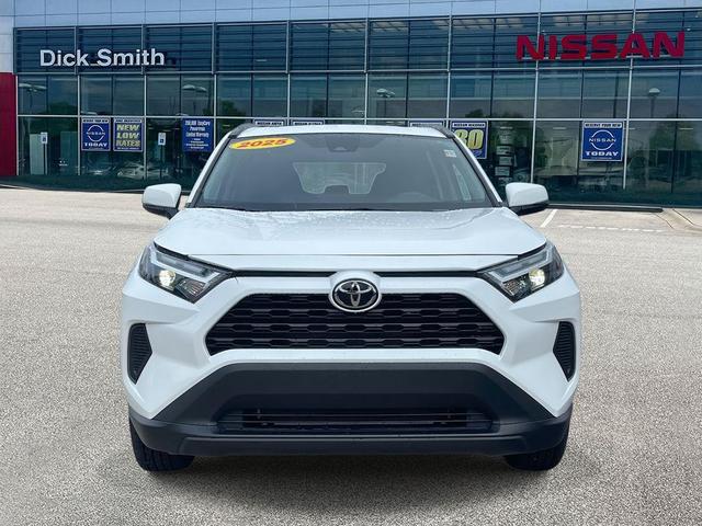 Photo of 2025 Ice Cap Toyota RAV4