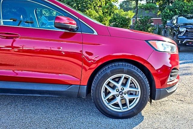 Photo of 2021 Red Ford Edge