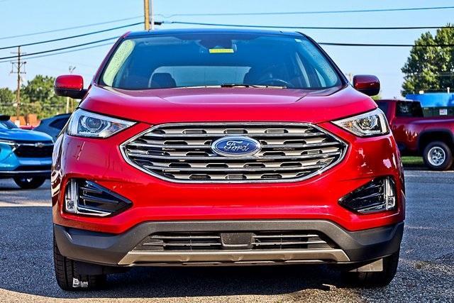 Photo of 2021 Red Ford Edge