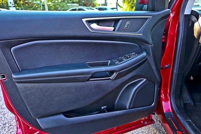 Photo of 2021 Red Ford Edge