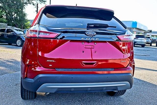 Photo of 2021 Red Ford Edge