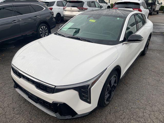 Photo of 2025 Snow White Pearl Kia K4