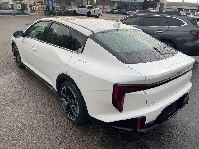 Photo of 2025 Snow White Pearl Kia K4