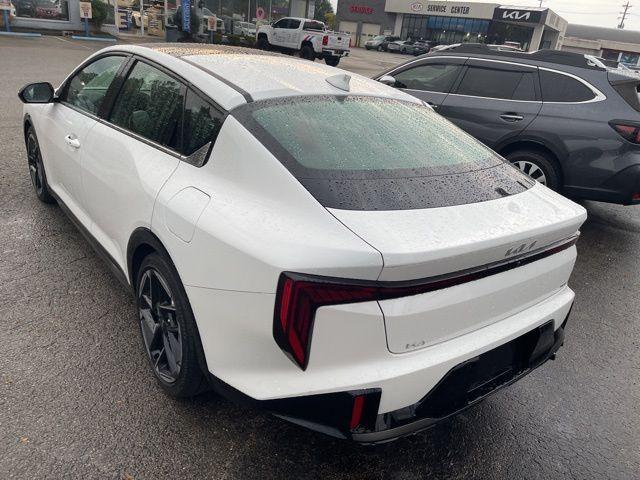 Photo of 2025 Snow White Pearl Kia K4