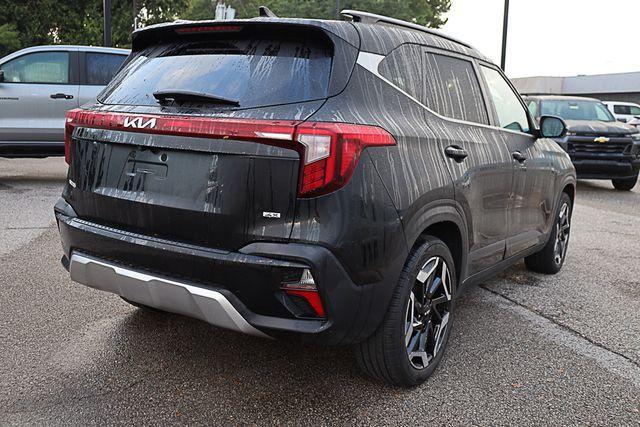 Photo of 2024 Fusion Orange Kia Seltos