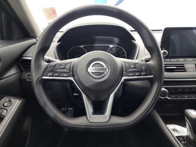 Photo of 2019 Super Black Nissan Altima