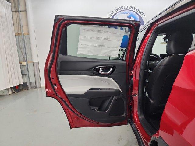 Photo of 2025 Red Hot Pearlcoat Jeep Compass