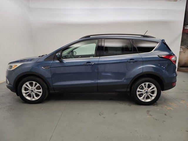 Photo of 2018 Blue Ford Escape