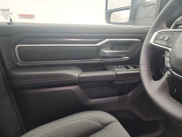 Photo of 2025 Bright White Clearcoat RAM 1500