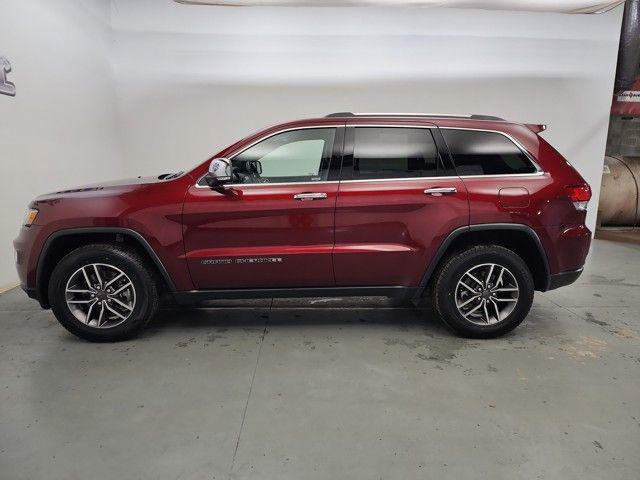 Photo of 2021 Velvet Red Pearlcoat Jeep Grand Cherokee