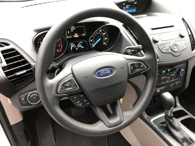Photo of 2017 OXFORD WHITE Ford Escape