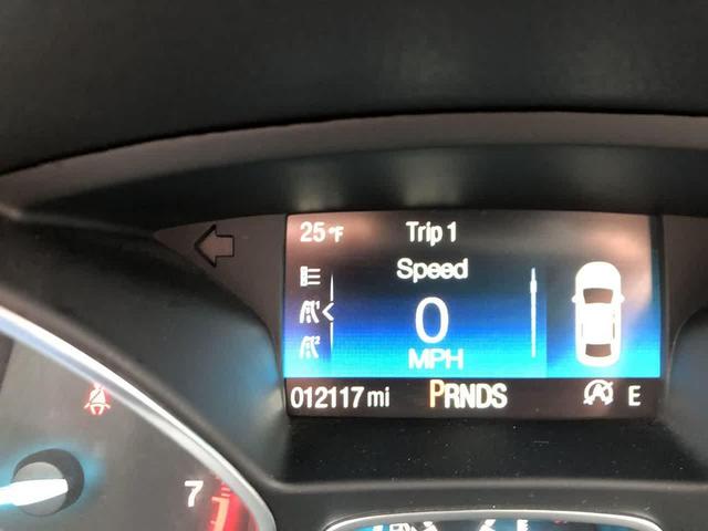 Photo of 2017 OXFORD WHITE Ford Escape