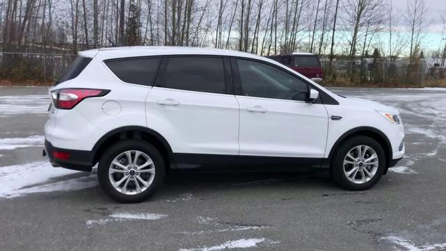 Photo of 2017 OXFORD WHITE Ford Escape
