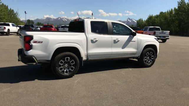 Photo of 2024 Summit White Chevrolet Colorado