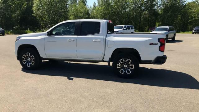 Photo of 2024 Summit White Chevrolet Colorado