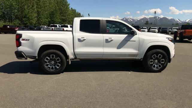 Photo of 2024 Summit White Chevrolet Colorado