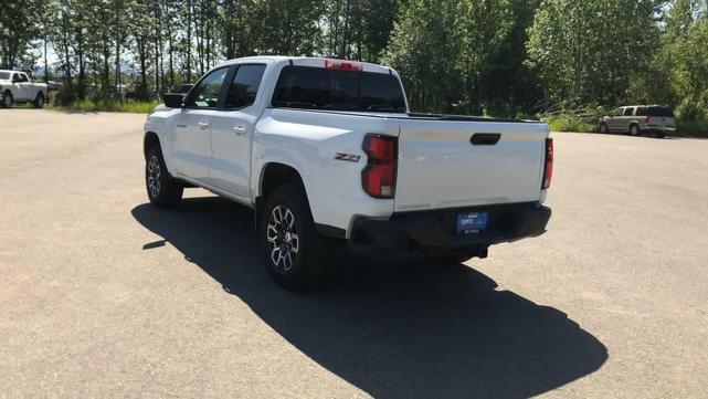 Photo of 2024 Summit White Chevrolet Colorado