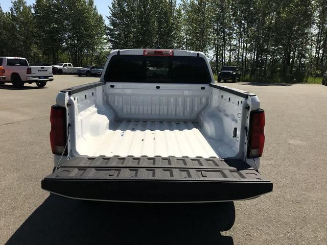 Photo of 2024 Summit White Chevrolet Colorado