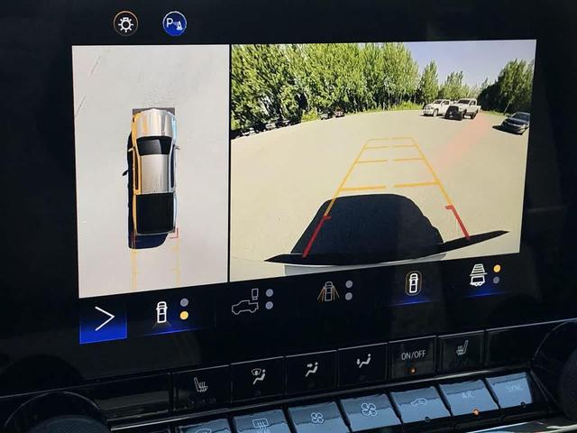 Photo of 2024 Summit White Chevrolet Colorado