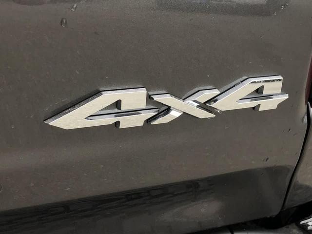 Photo of 2025 Granite Crystal Metallic Clearcoat RAM 1500