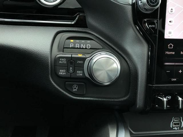 Photo of 2025 Granite Crystal Metallic Clearcoat RAM 1500