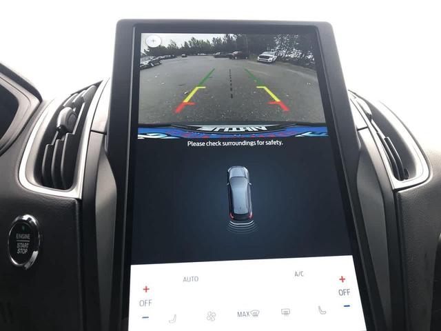 Photo of 2024 CARBONIZED GRAY Ford Edge