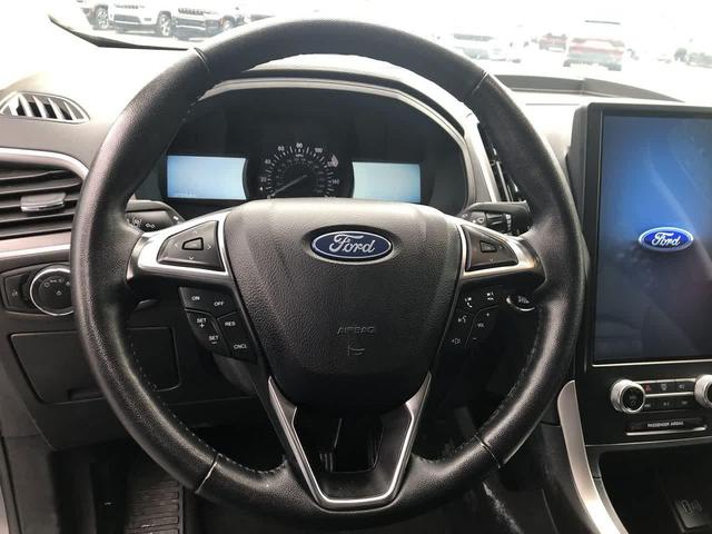 Photo of 2024 CARBONIZED GRAY Ford Edge