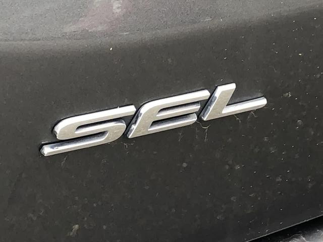Photo of 2024 CARBONIZED GRAY Ford Edge