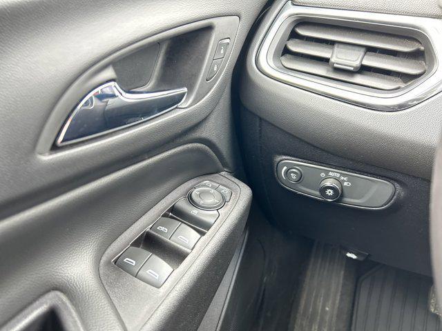 Photo of 2019 Summit White Chevrolet Equinox