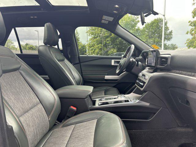 Photo of 2022 Agate Black Metallic Ford Explorer