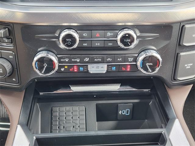 Photo of 2025 Star White Ford F-350
