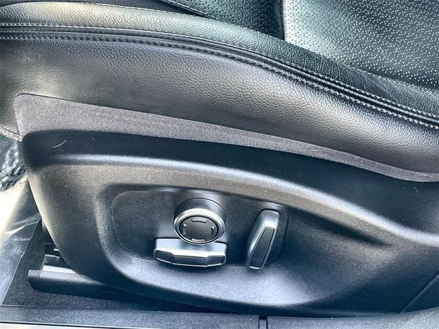 Photo of 2020 Carpathian Grey Jaguar XF