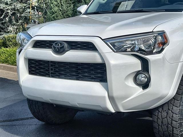 Photo of 2018 Super White Toyota 4Runner