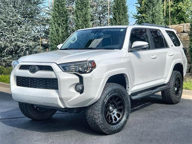 Photo of 2018 Super White Toyota 4Runner