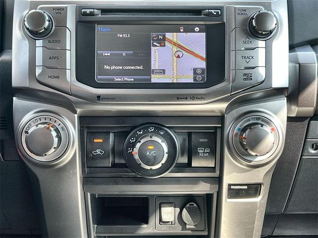 Photo of 2018 Super White Toyota 4Runner