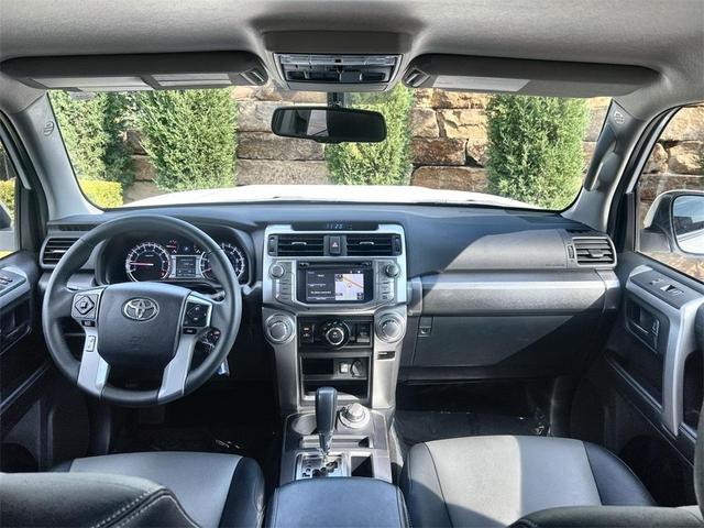 Photo of 2018 Super White Toyota 4Runner