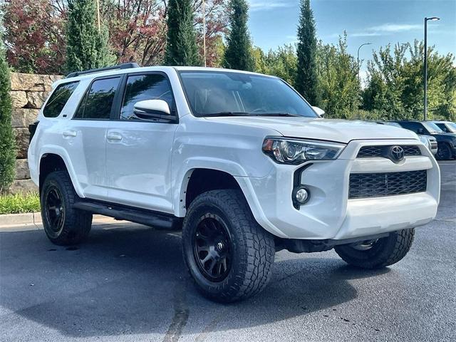 Photo of 2018 Super White Toyota 4Runner