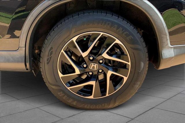 Photo of 2016 Crystal Black Pearl Honda CR-V