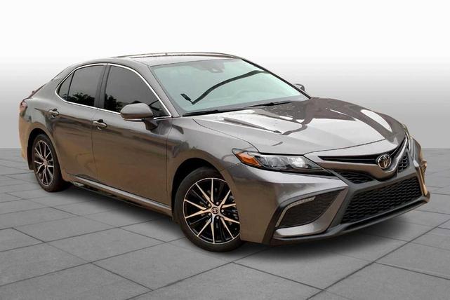 Photo of 2022 Predawn Gray Mica Toyota Camry